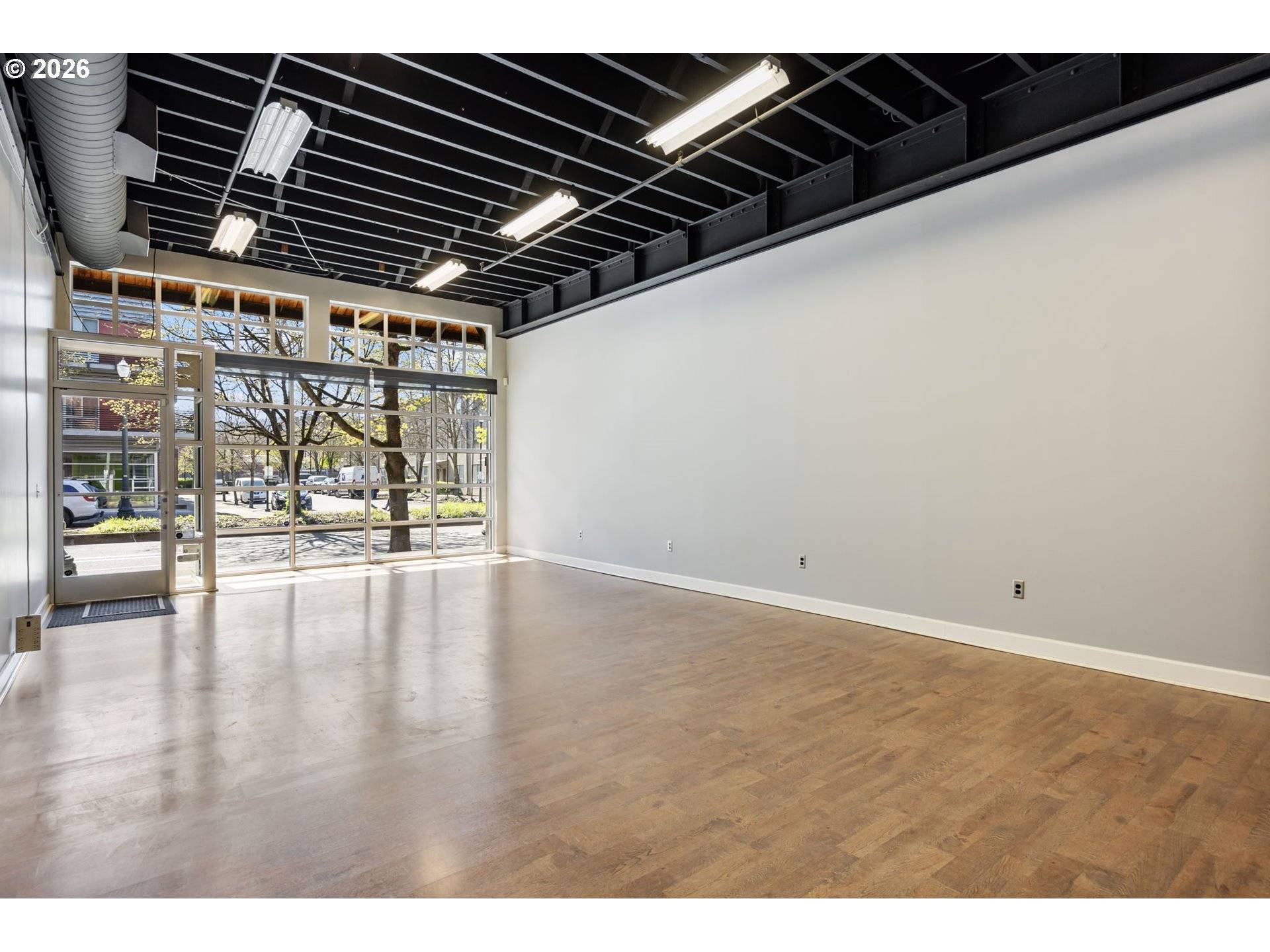 600 NW NAITO PKWY #E, Portland, OR 97209