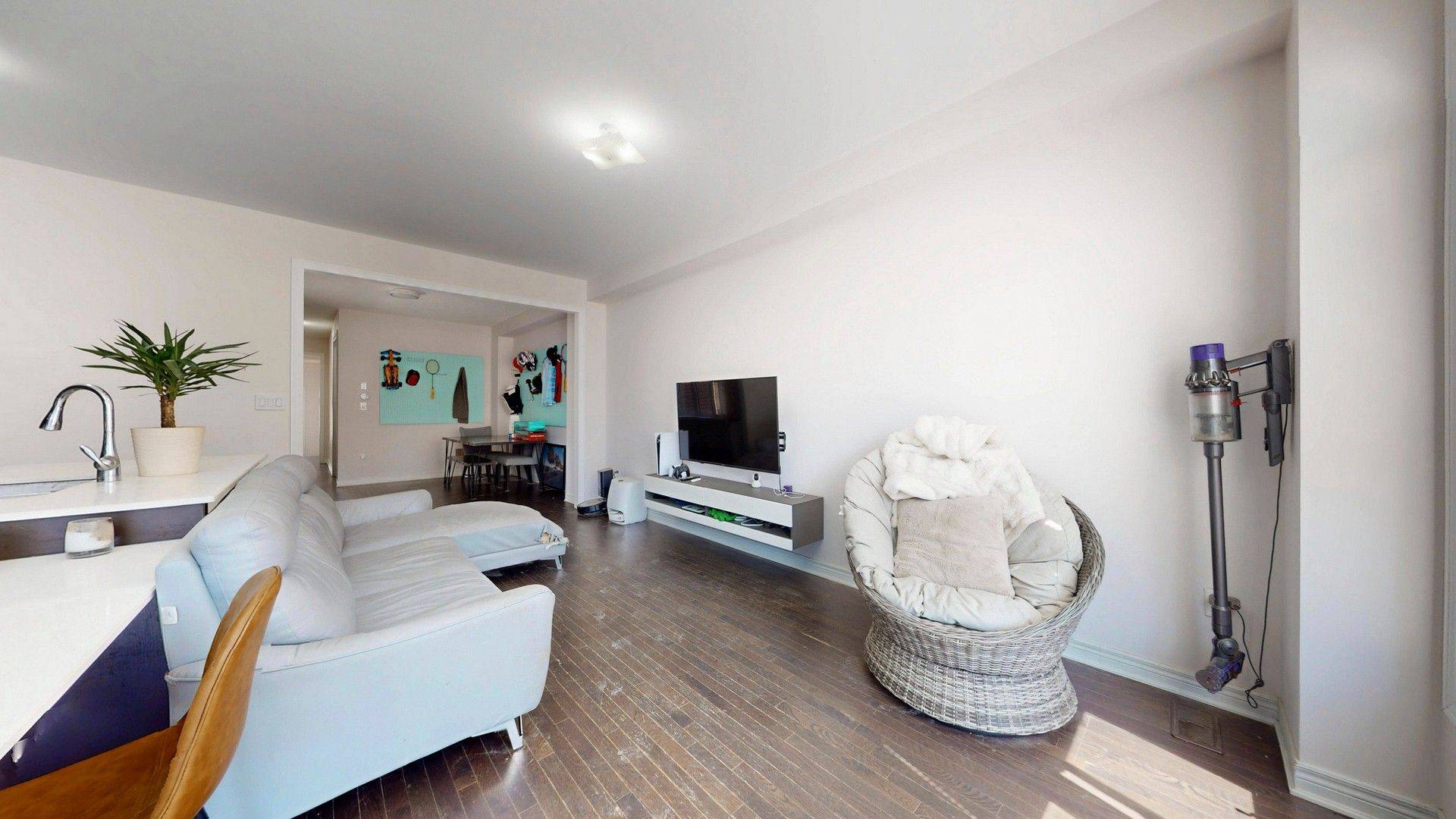 13 Titan TRL, Markham, ON L3S 0E2