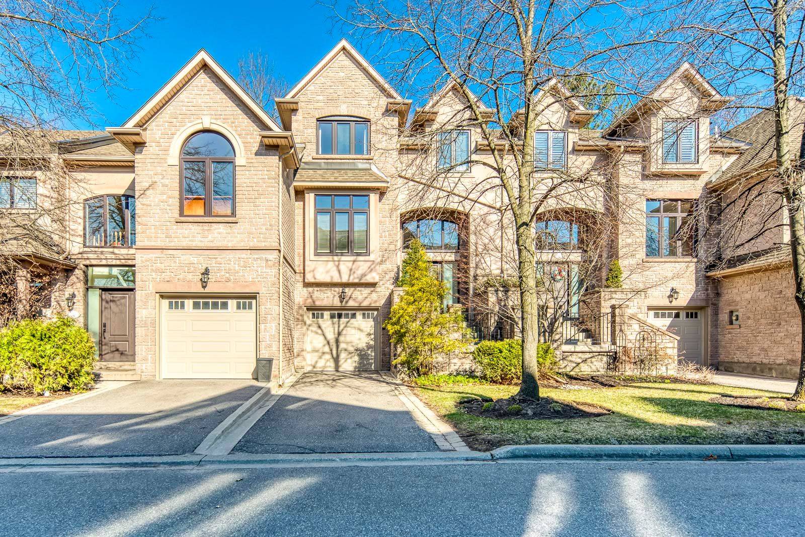 2303 HILL RIDGE CT #5, Oakville, ON L6M 3N3