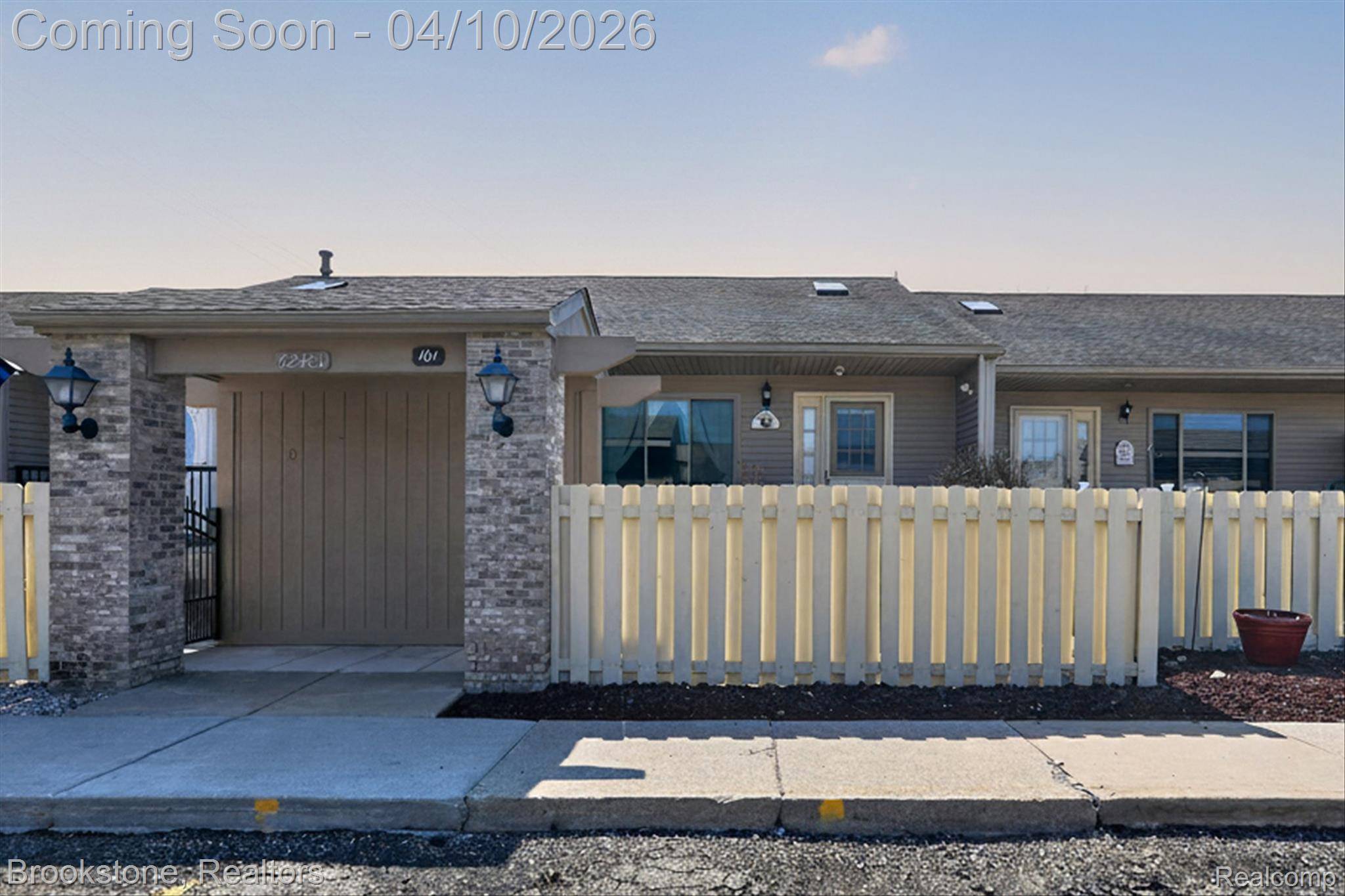 62401 Raleigh CT #4, South Lyon, MI 48178