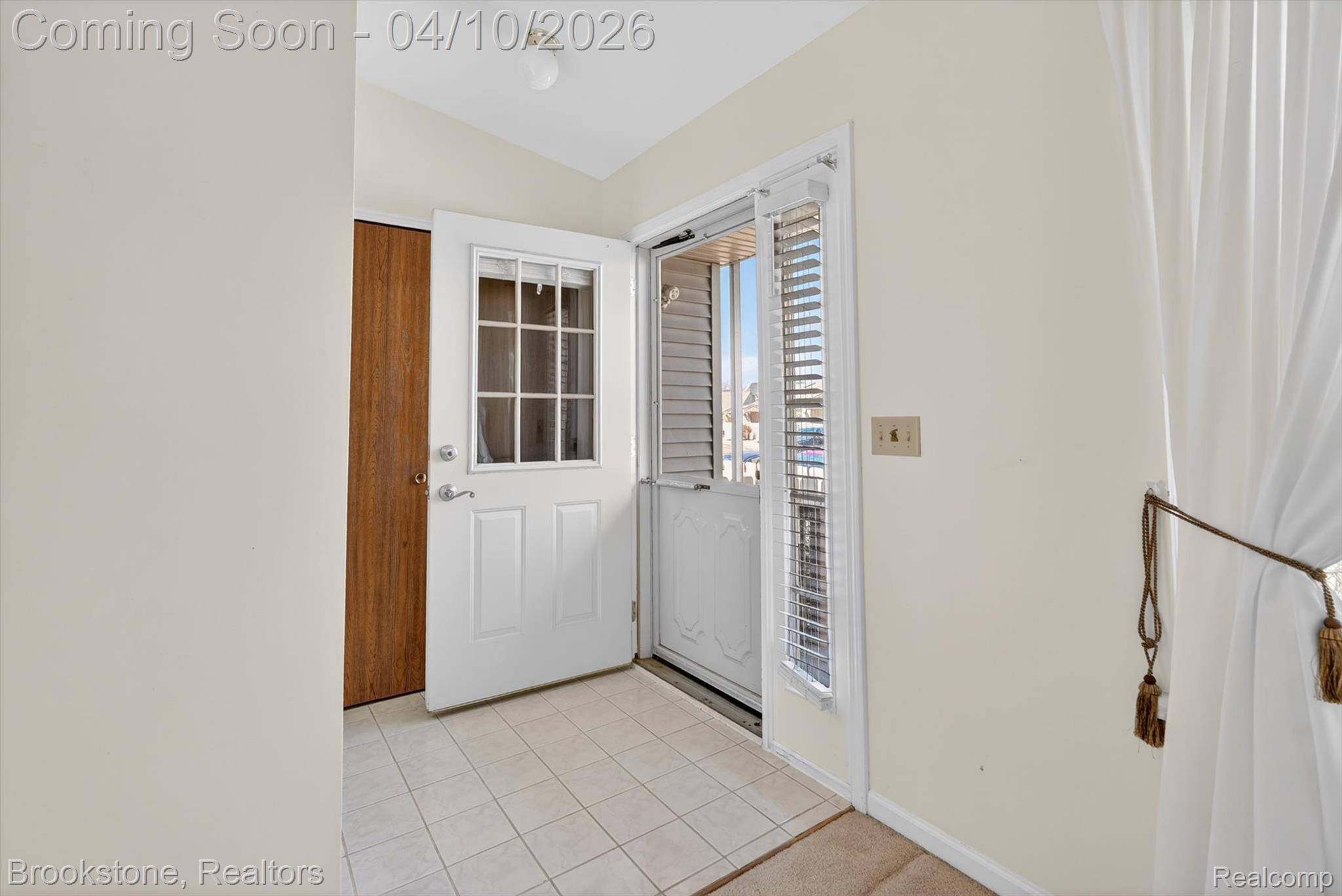 62401 Raleigh CT #4, South Lyon, MI 48178