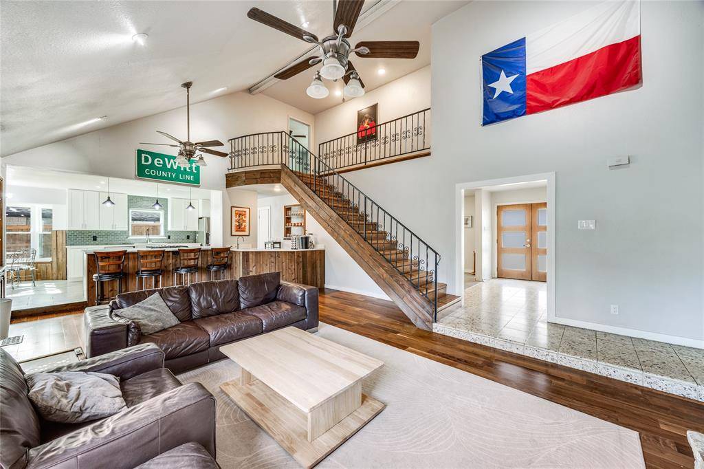 8206 San Cristobal Drive, Dallas, TX 75218