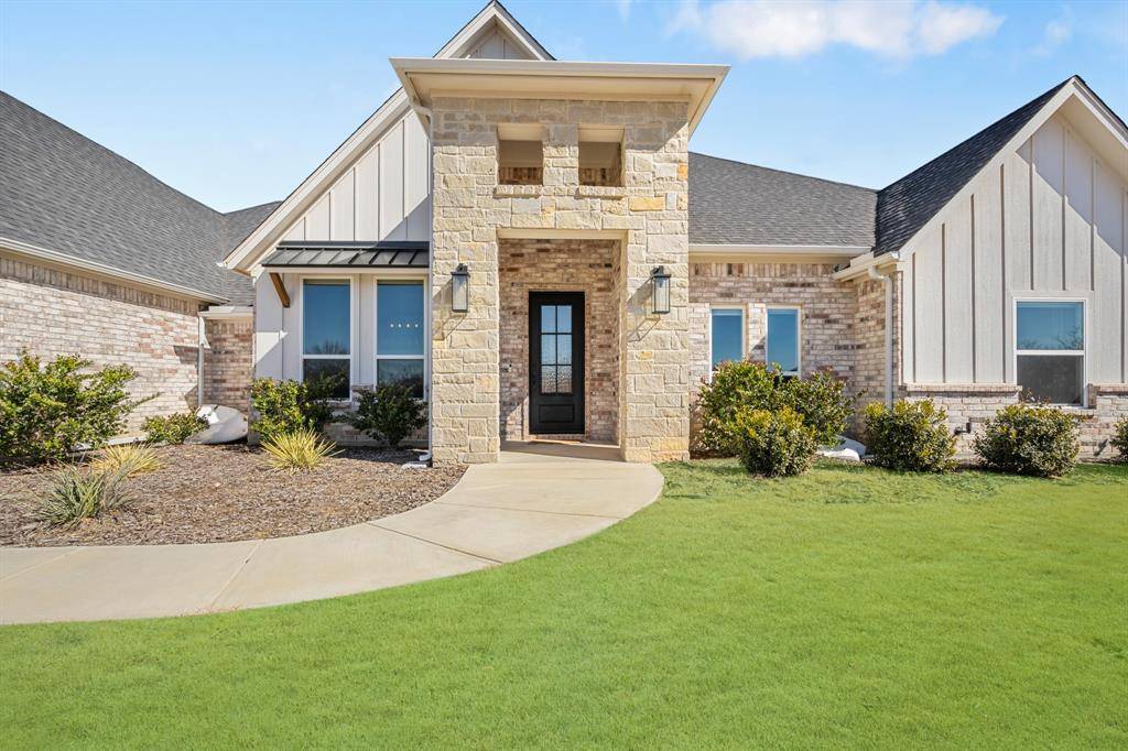 123 S Silver Saddle Trail, Weatherford, TX 76087