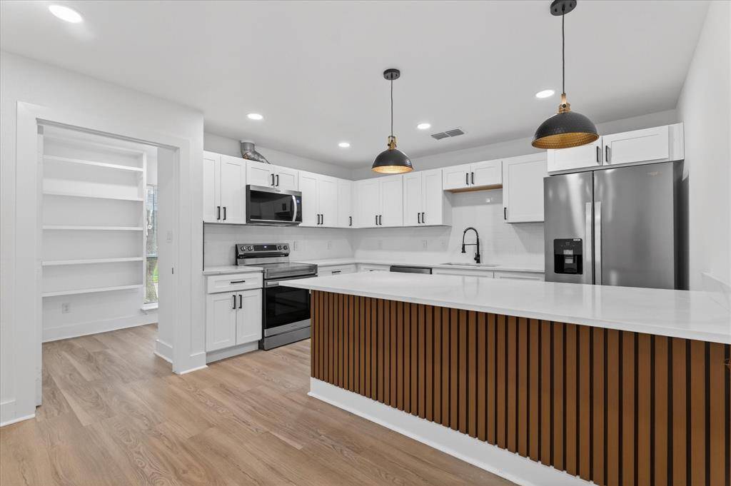 1227 Fernwood Avenue, Dallas, TX 75216