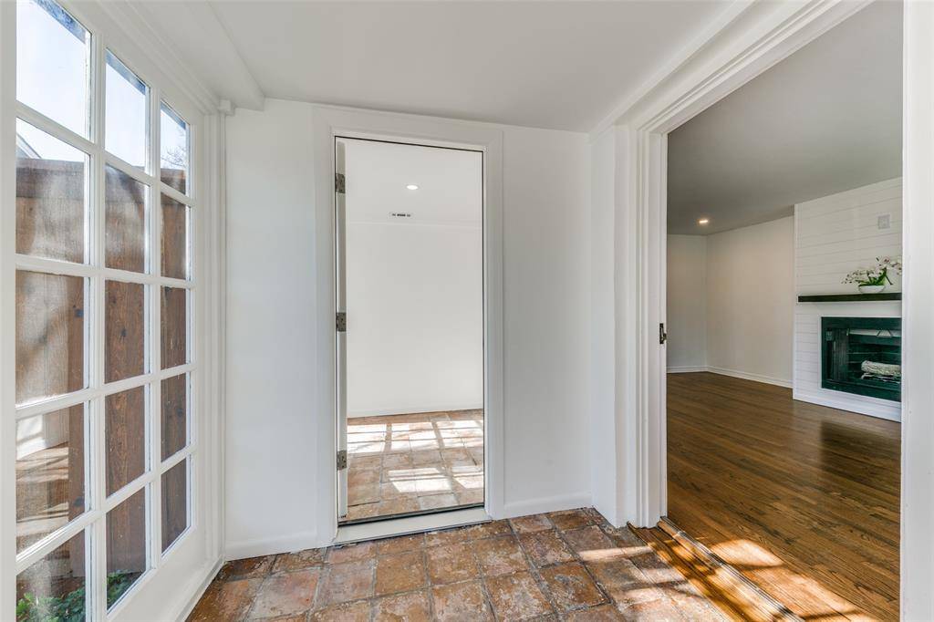 5117 Maple Springs Boulevard, Dallas, TX 75235