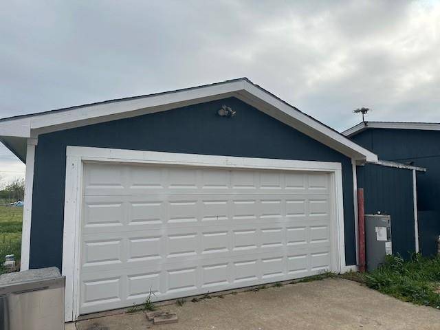 6827 Spring Branch Drive, Krum, TX 76249