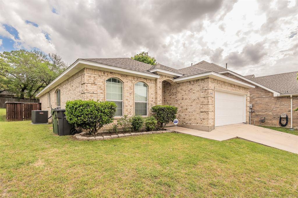 2301 Springmere Drive, Arlington, TX 76012