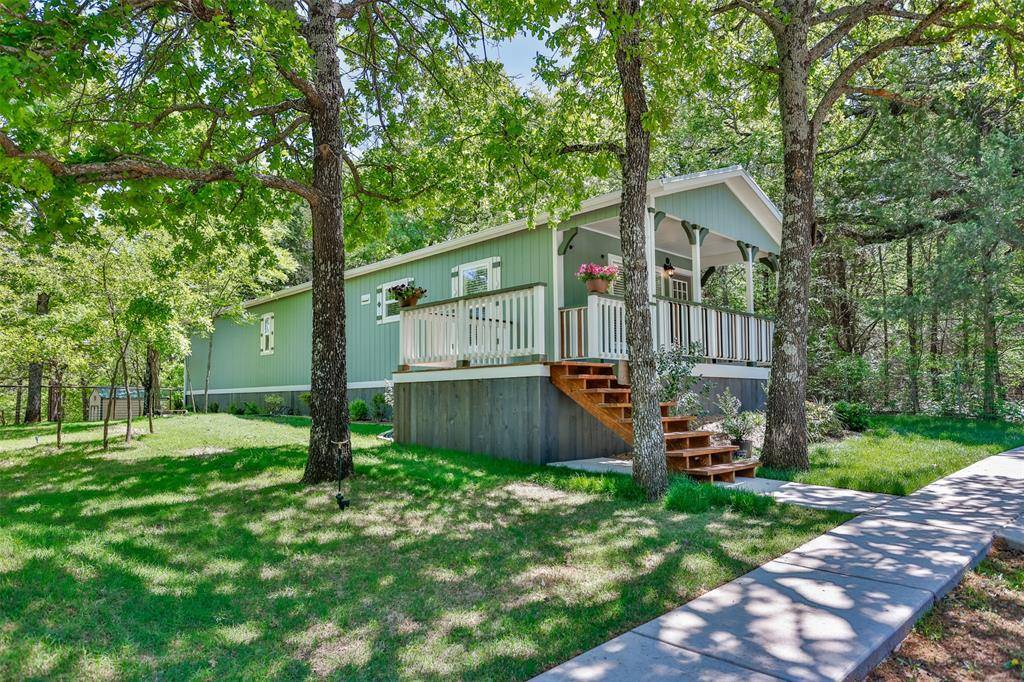 100 Shawnee Trail Road, Whitesboro, TX 76273