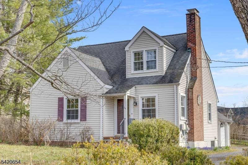 24 Riverwood Ave, Bedminster Twp., NJ 07921