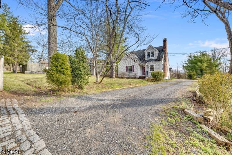 24 Riverwood Ave, Bedminster Twp., NJ 07921