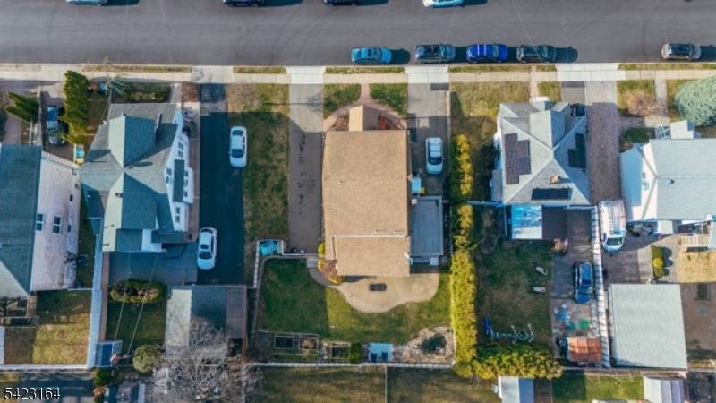 154 Orchard St, Elmwood Park Boro, NJ 07407