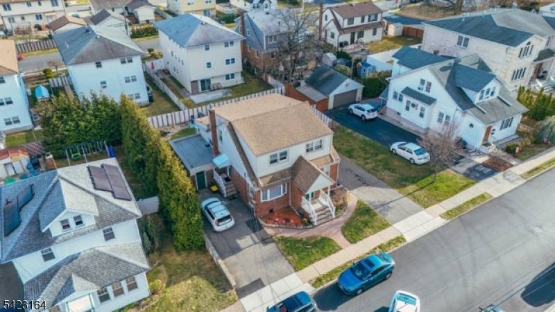 154 Orchard St, Elmwood Park Boro, NJ 07407