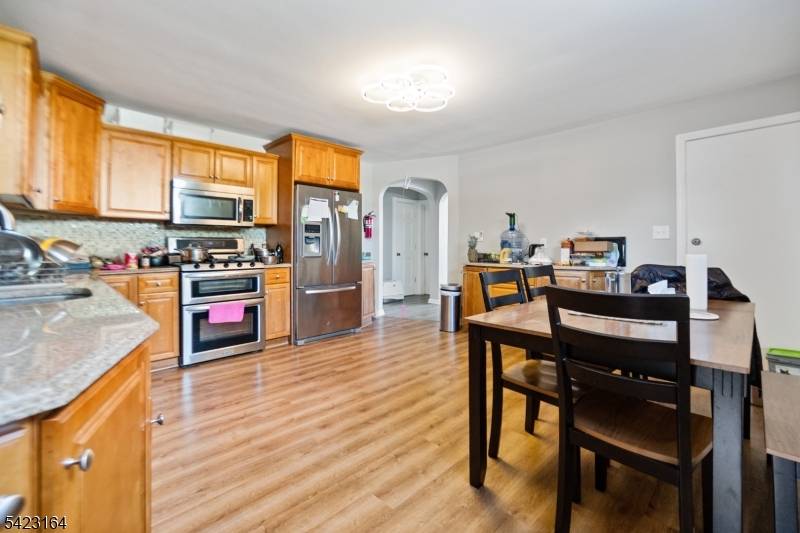 154 Orchard St, Elmwood Park Boro, NJ 07407