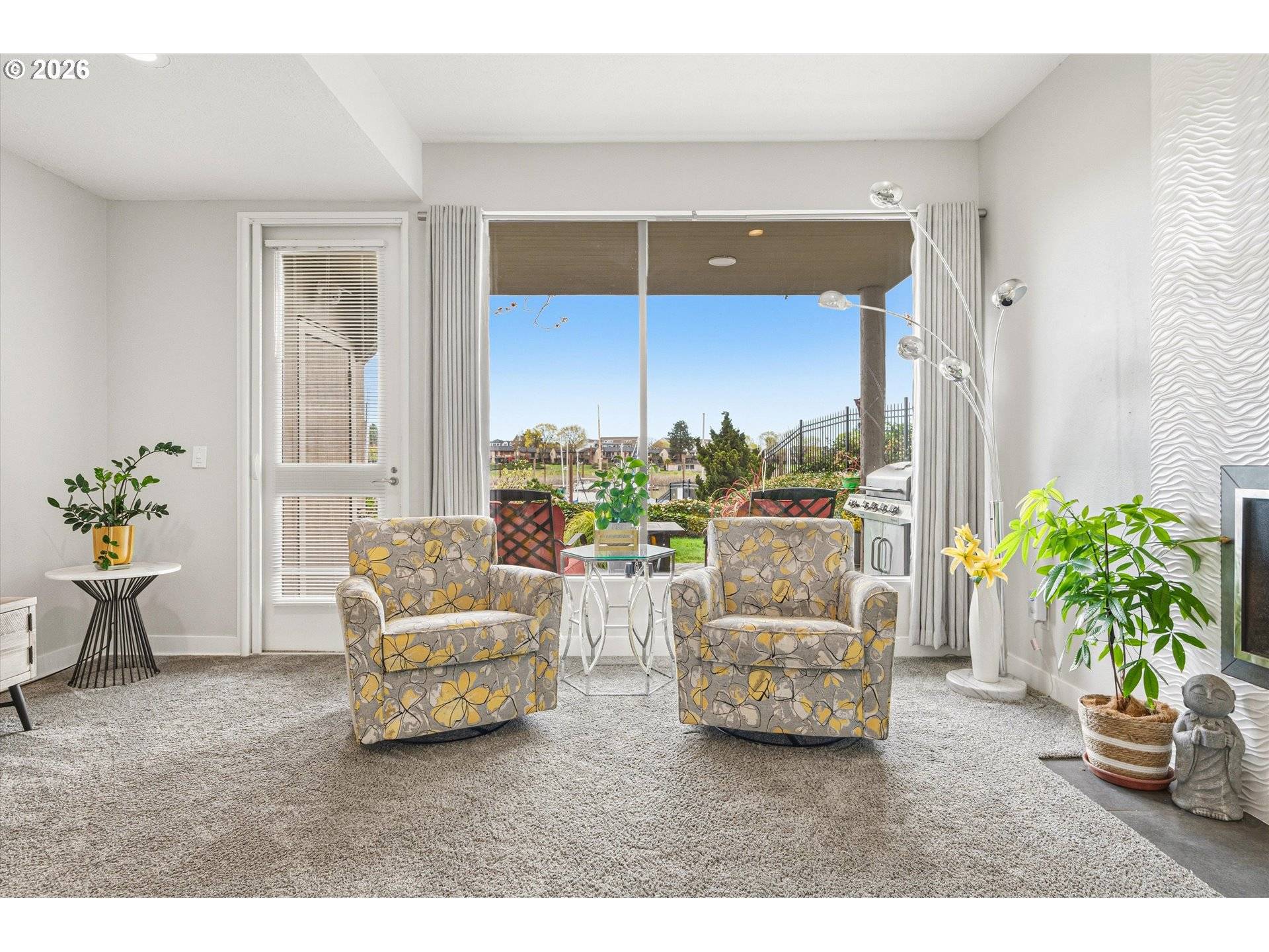 401 N TOMAHAWK ISLAND DR #18, Portland, OR 97217