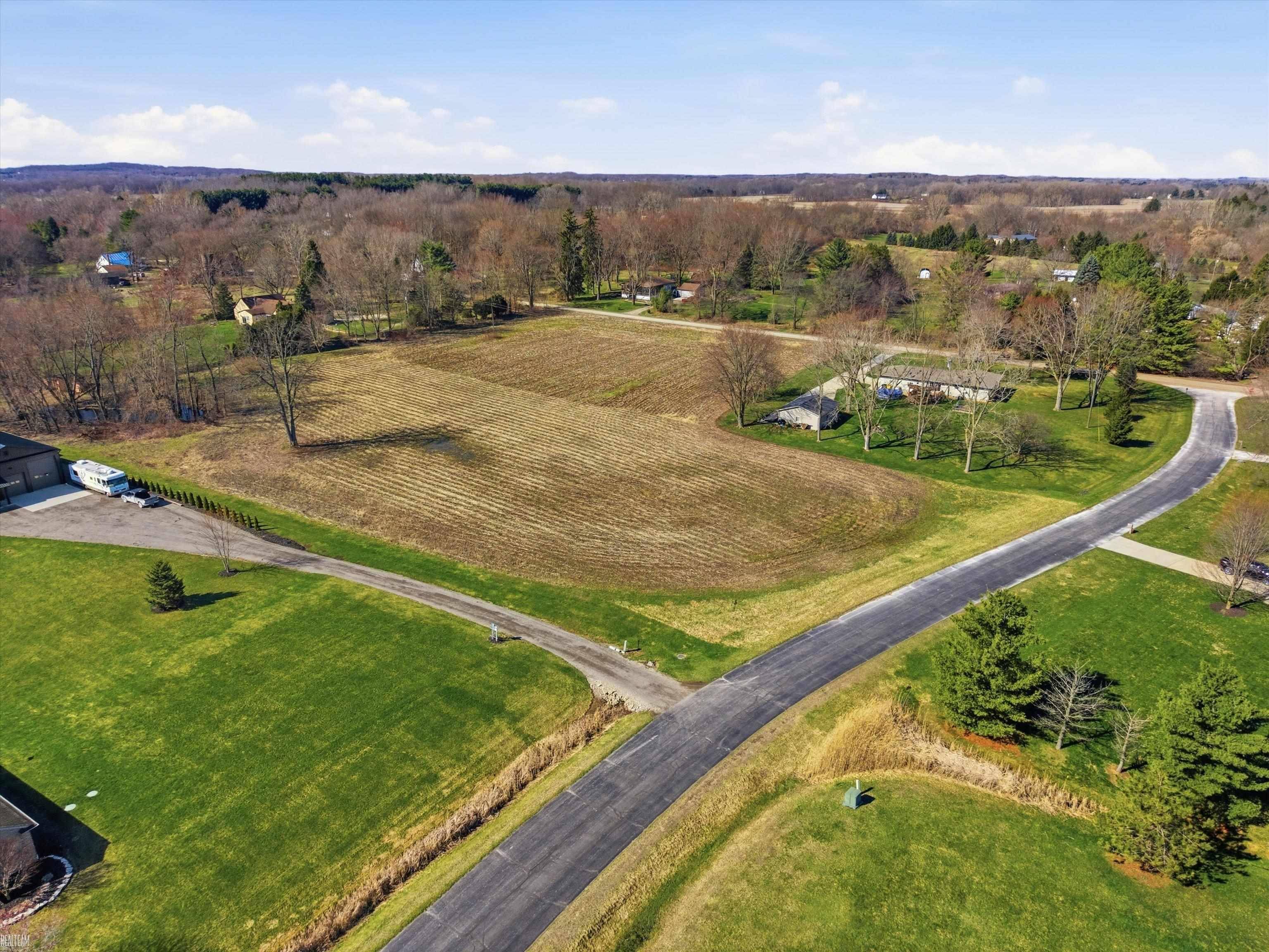 7036 Rea VL LN, Almont, MI 48003