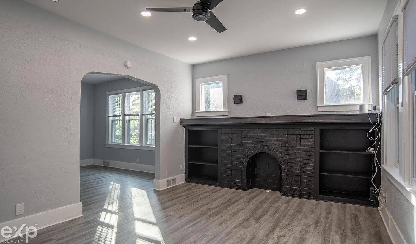 5217 Lakeview ST, Detroit, MI 48213