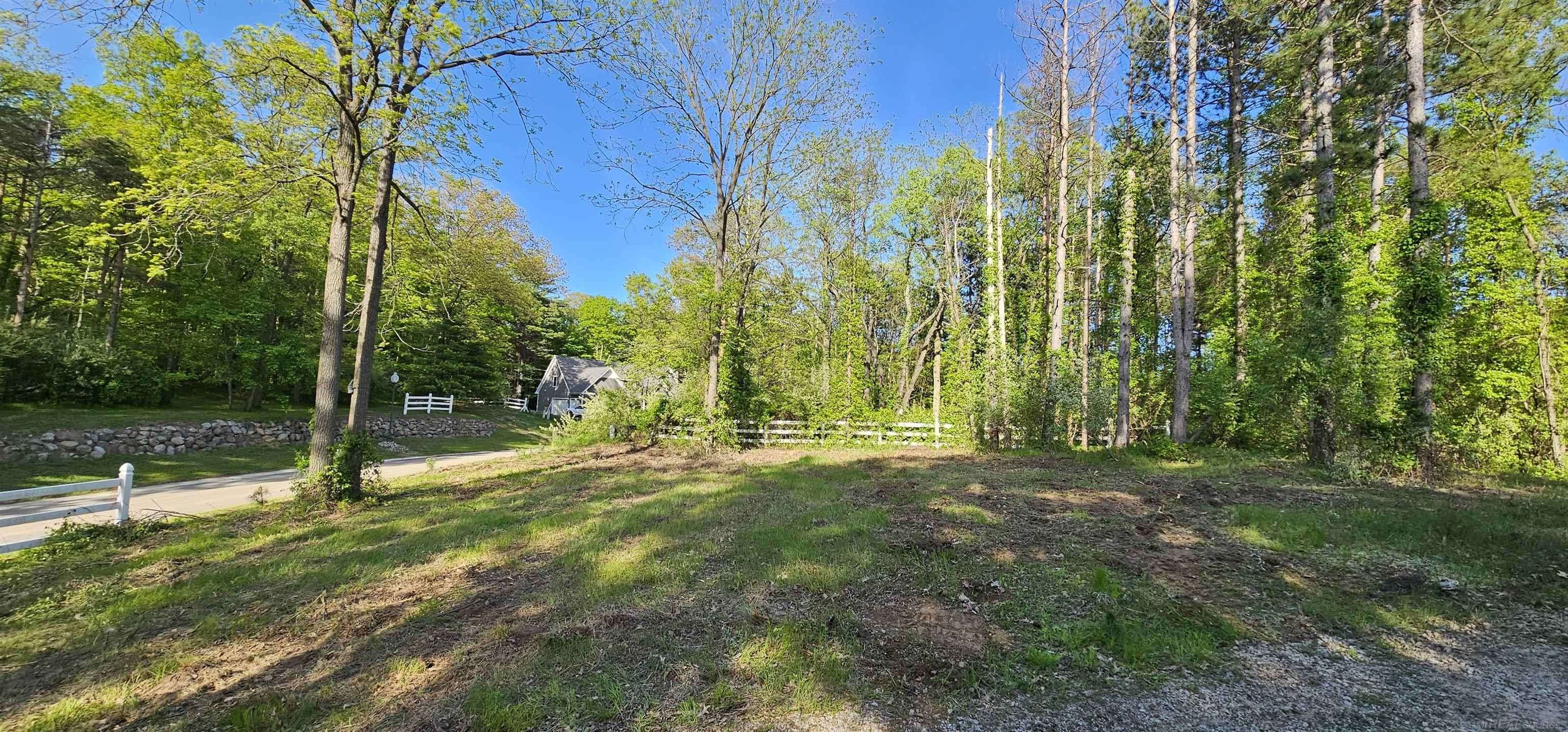 750 E Harmony Hills Pkwy, Oxford, MI 48371