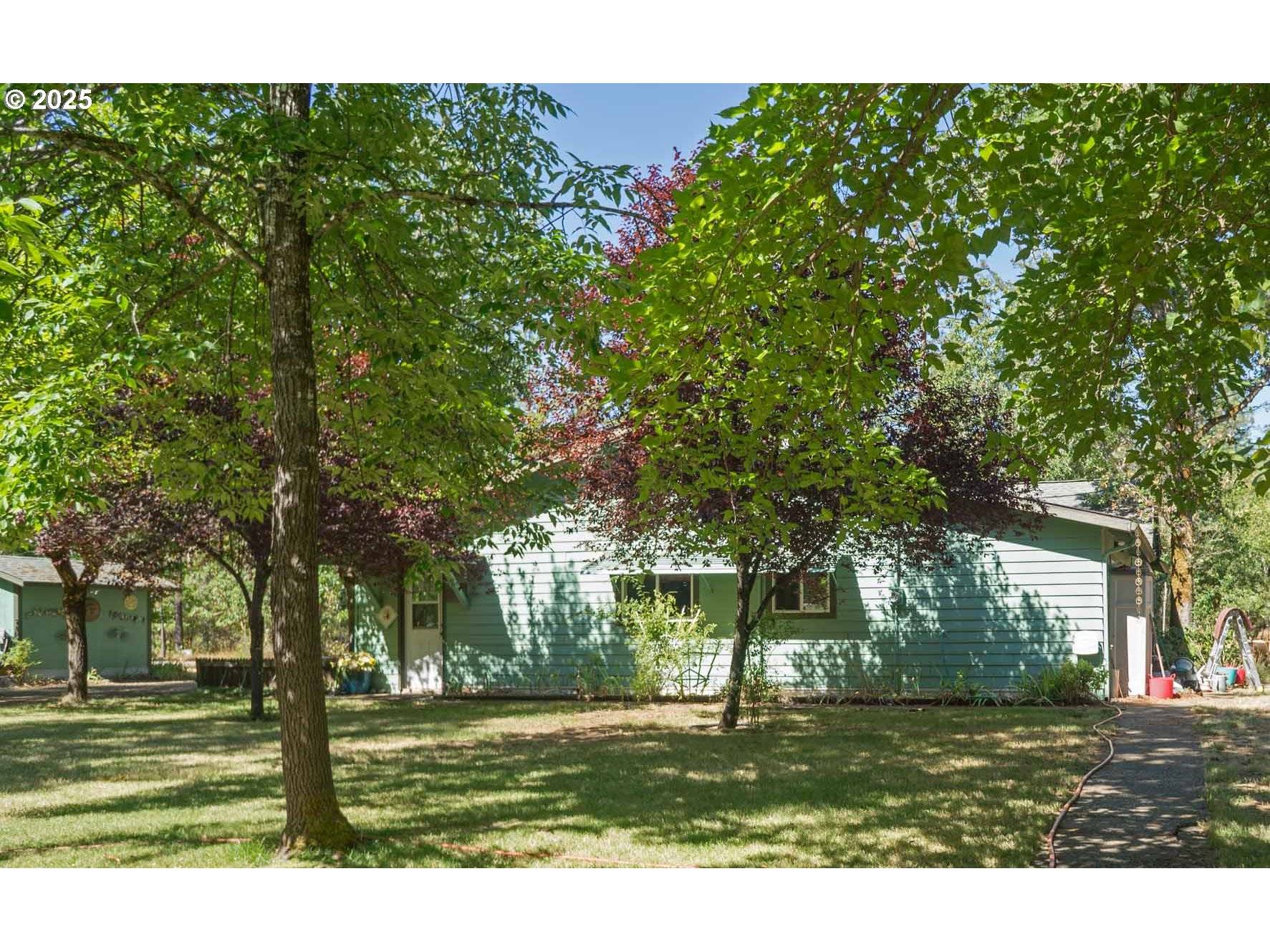 120 KEN ROSE LN, Cave Junction, OR 97523