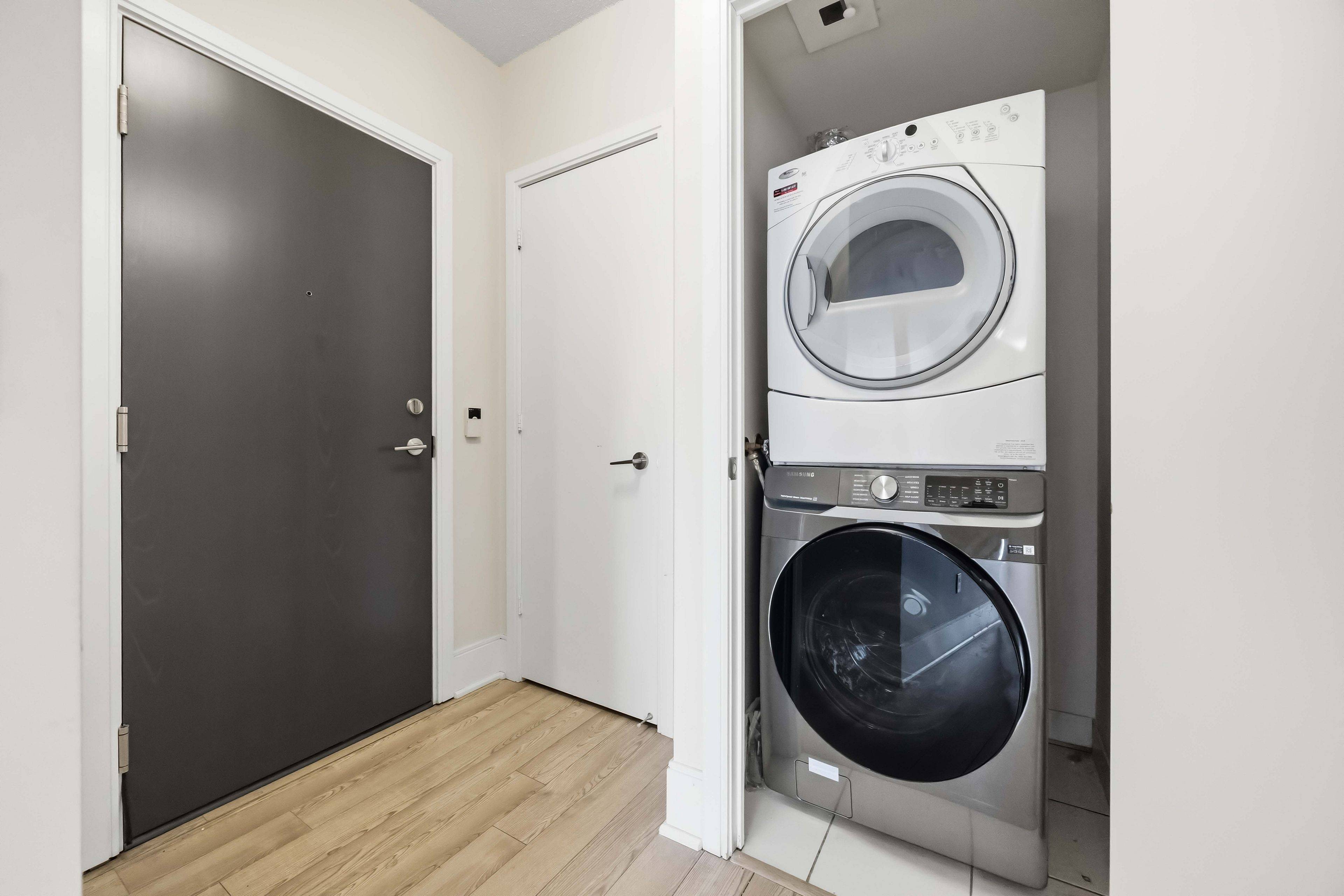 181 Wynford DR #1206, Toronto C13, ON M3C 0C6