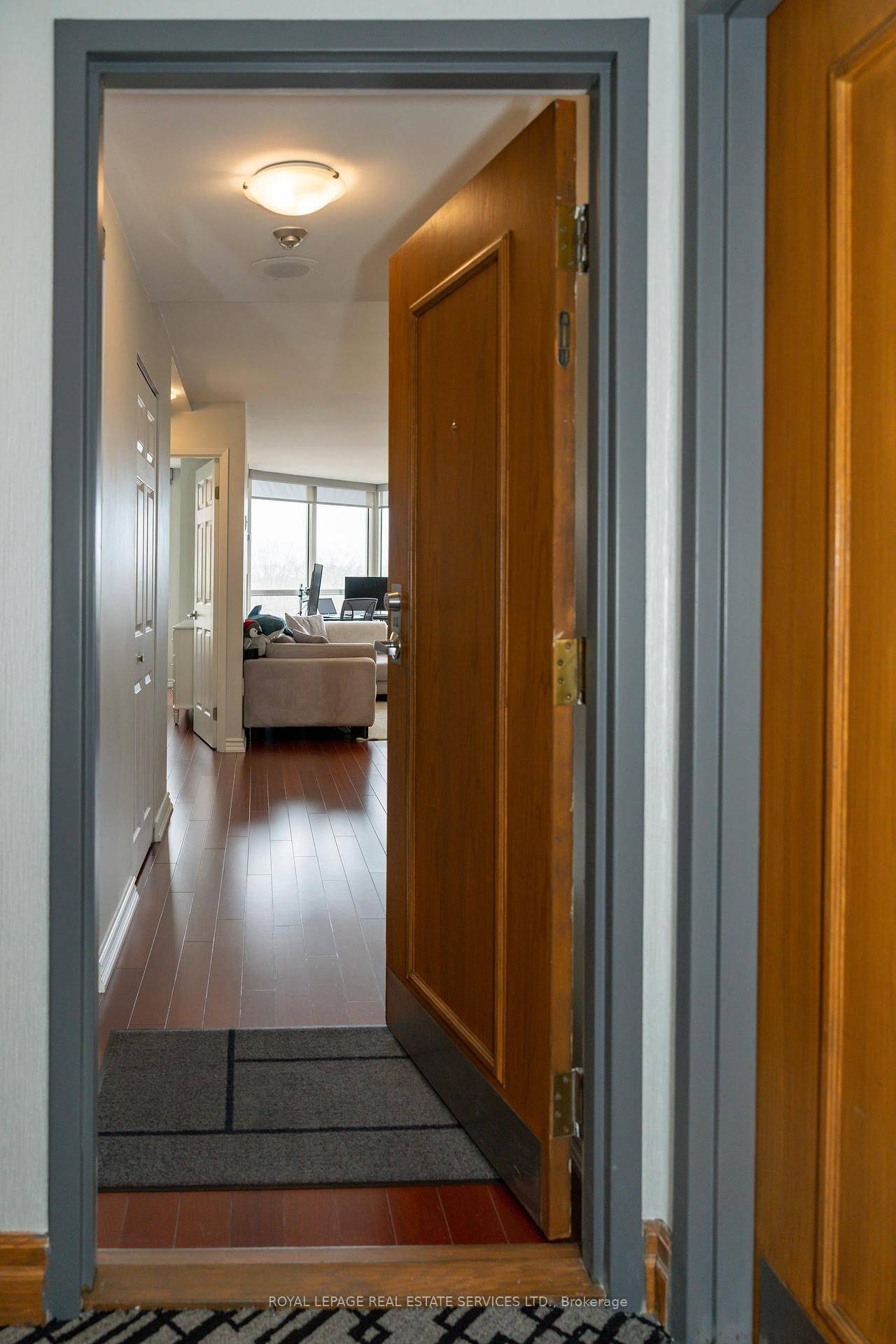 7 Concorde PL #212, Toronto C13, ON M3C 3N4