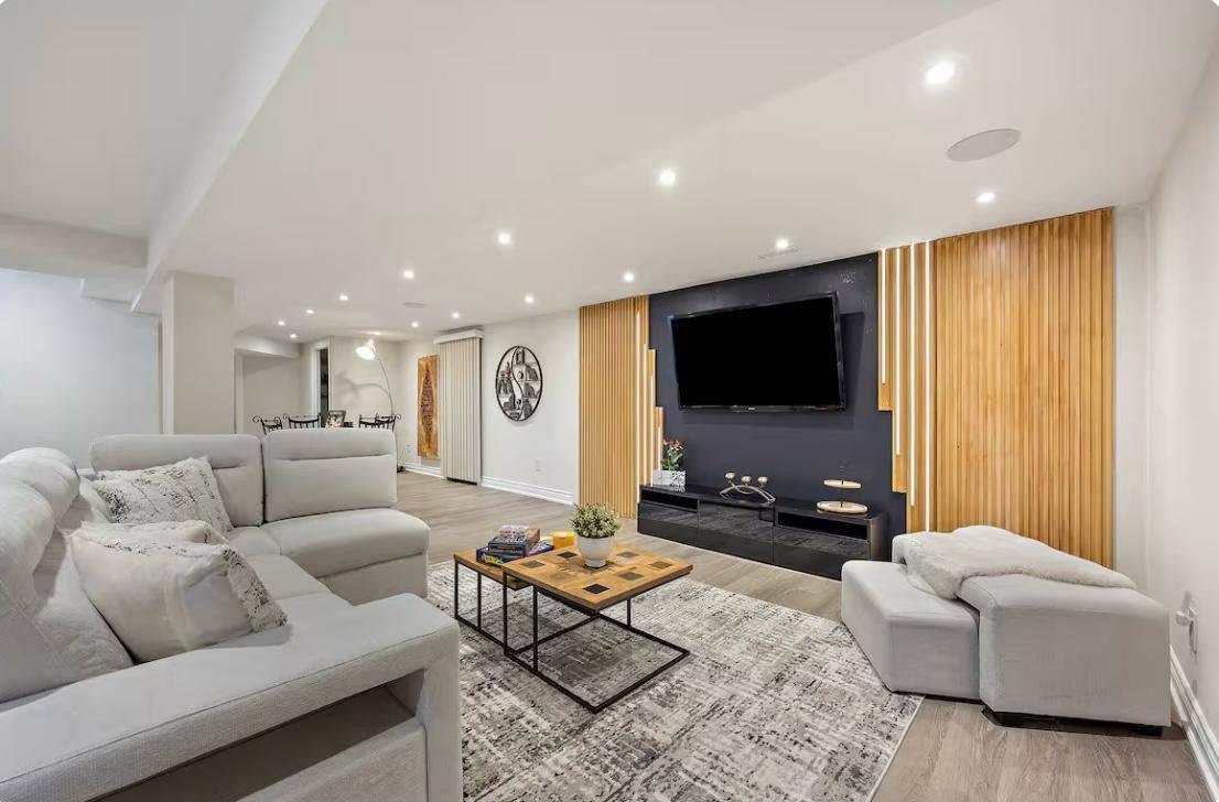 1739 Mount Albert RD, East Gwillimbury, ON L0G 1V0