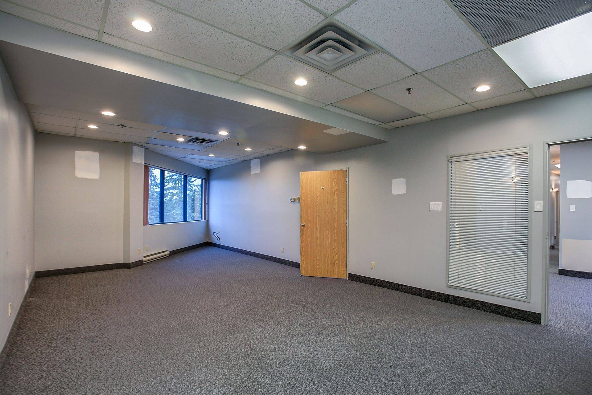 2140 Winston Park DR #202, Oakville, ON L6H 5W1
