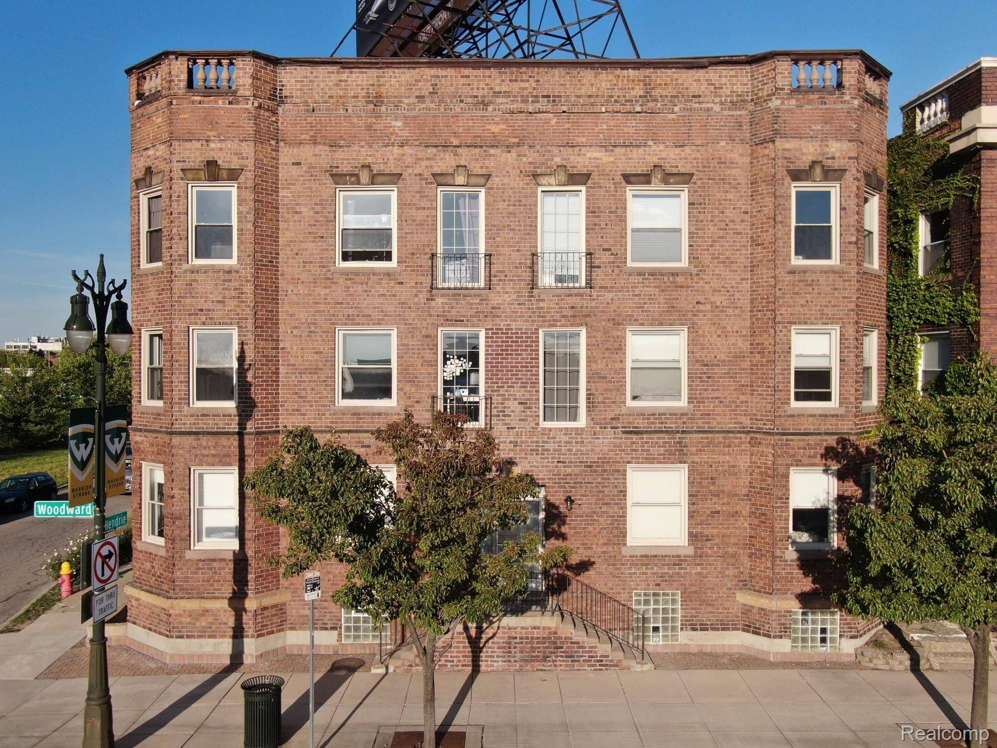 5764 Woodward AVE, Detroit, MI 48202