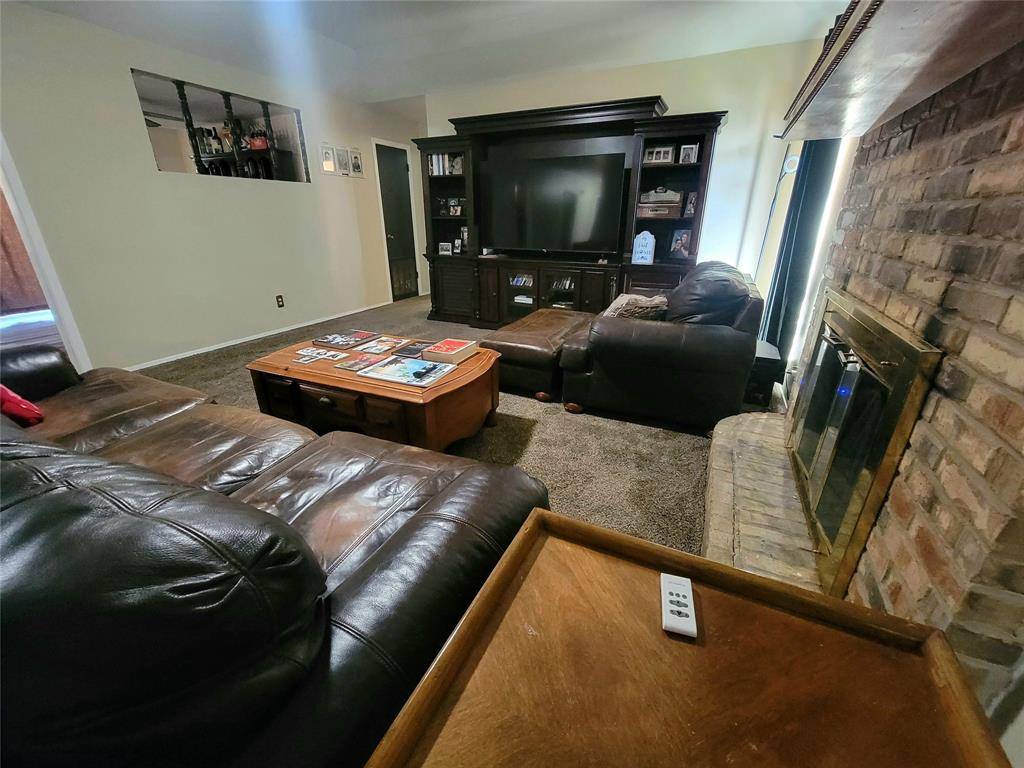 603 W 12th Street, Clarksville, TX 75426