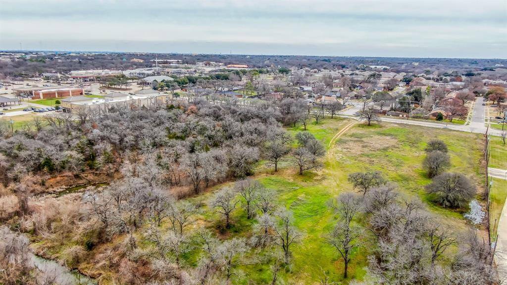 6 Delano Court, Dalworthington Gardens, TX 76016