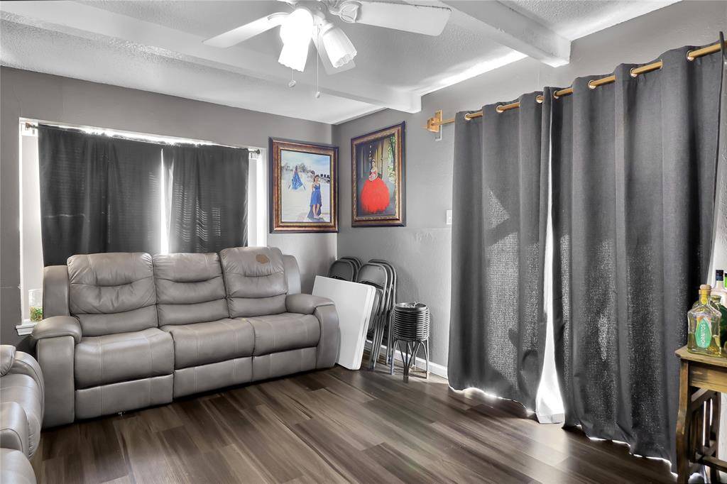 5400 Creek Valley Drive, Arlington, TX 76018