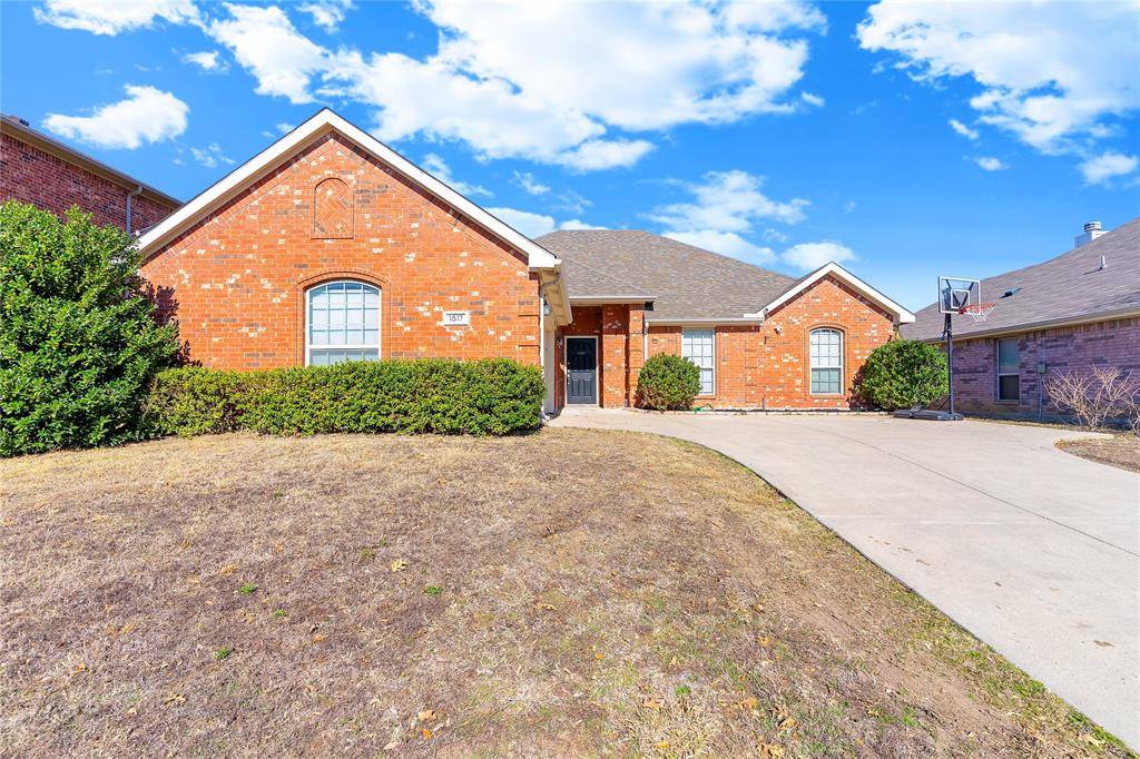 1517 White Willow Lane, Arlington, TX 76002