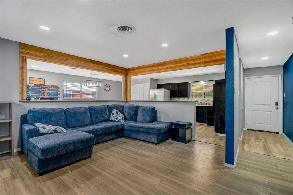 810 Arthur Drive, Arlington, TX 76013