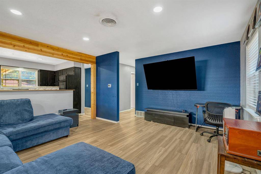 810 Arthur Drive, Arlington, TX 76013