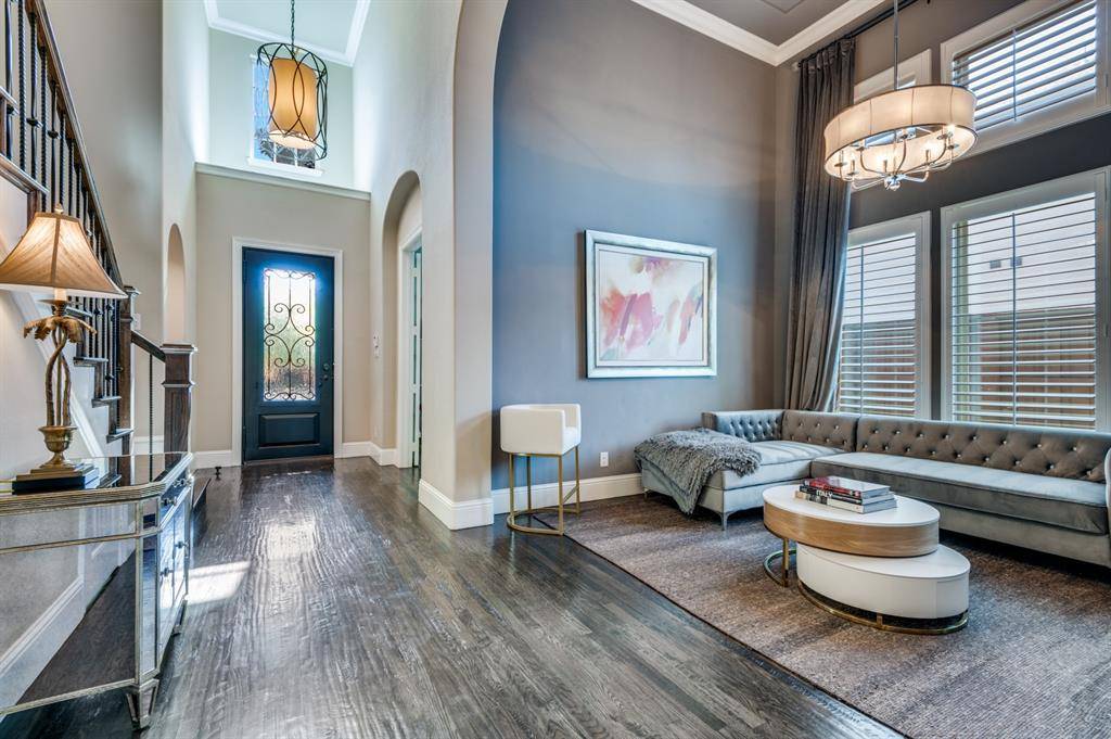 647 Fountainview Drive, Irving, TX 75039