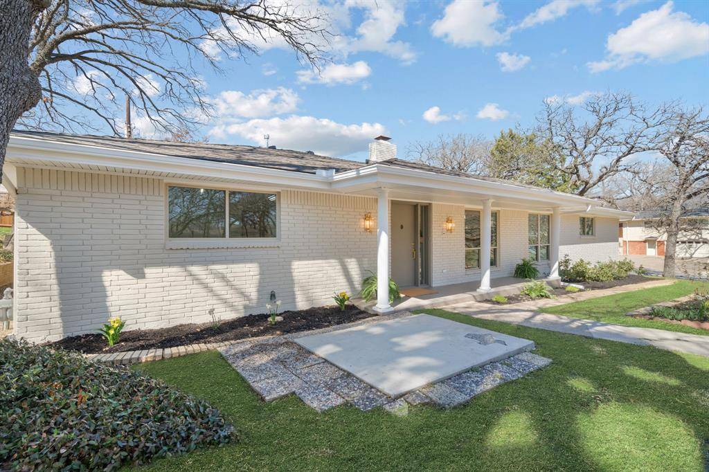 1306 Driftwood Drive, Euless, TX 76040