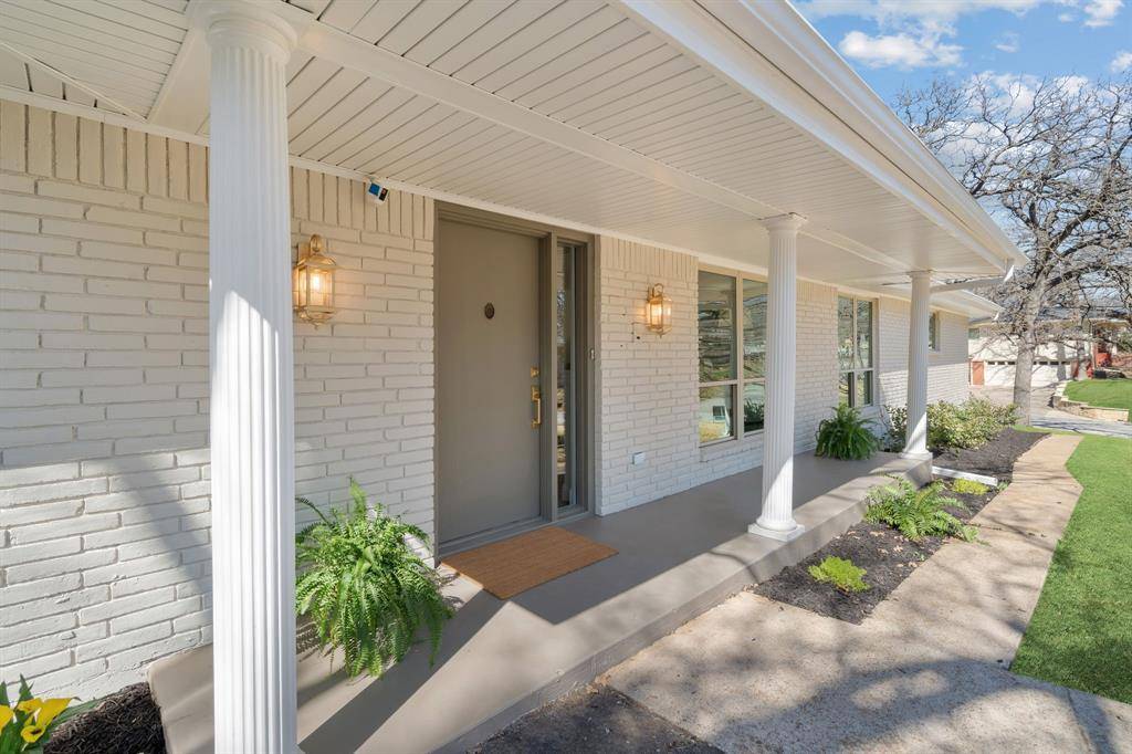 1306 Driftwood Drive, Euless, TX 76040