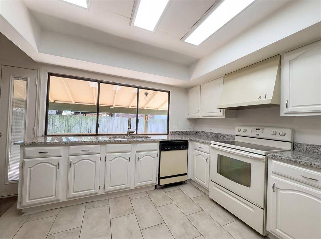 2623 Crestmoor Court, Arlington, TX 76016