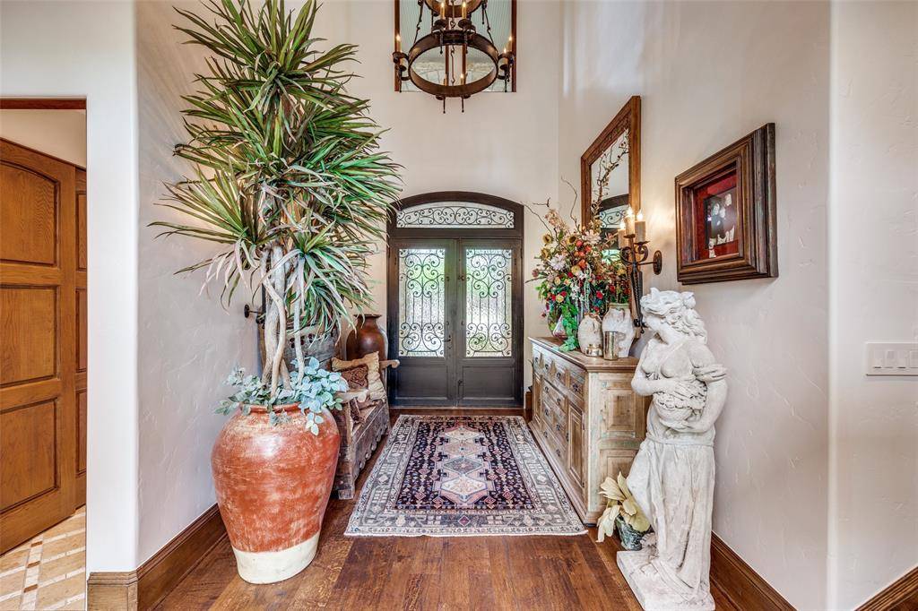 6812 Midcrest Drive, Dallas, TX 75254