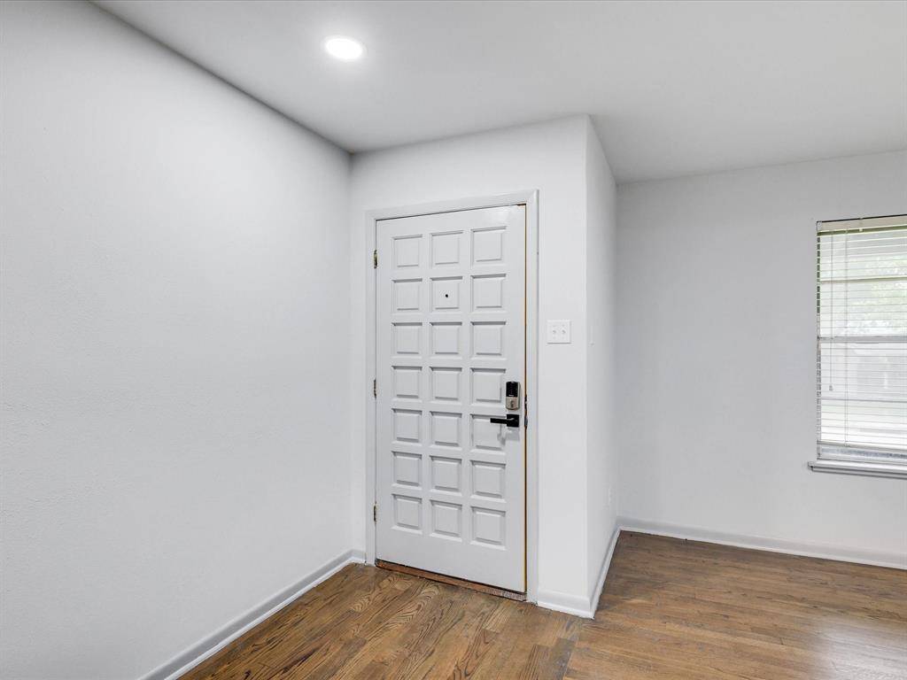 10039 Shadyview Drive, Dallas, TX 75238