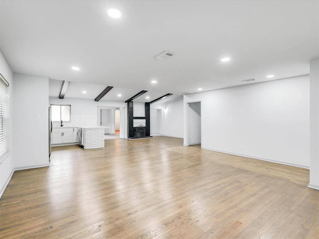 10039 Shadyview Drive, Dallas, TX 75238