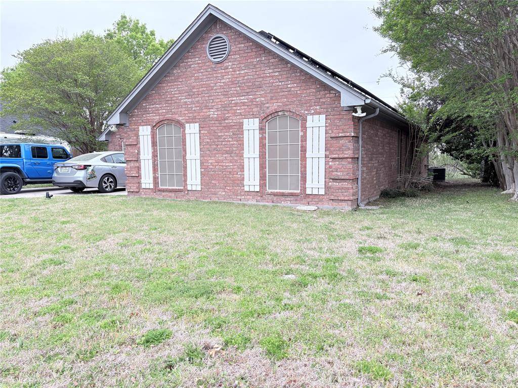 1200 Oak Tree Lane, Weatherford, TX 76086