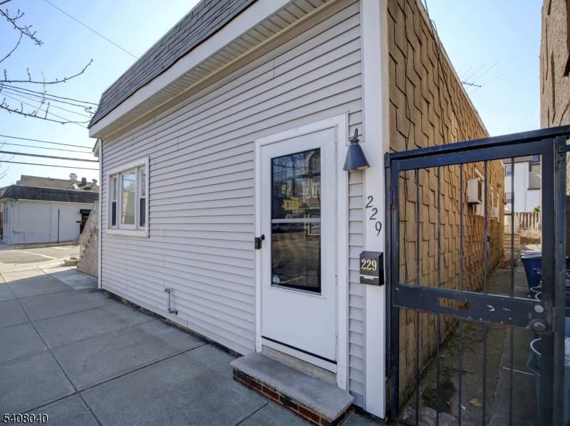 229 Palisade Ave, Garfield City, NJ 07026