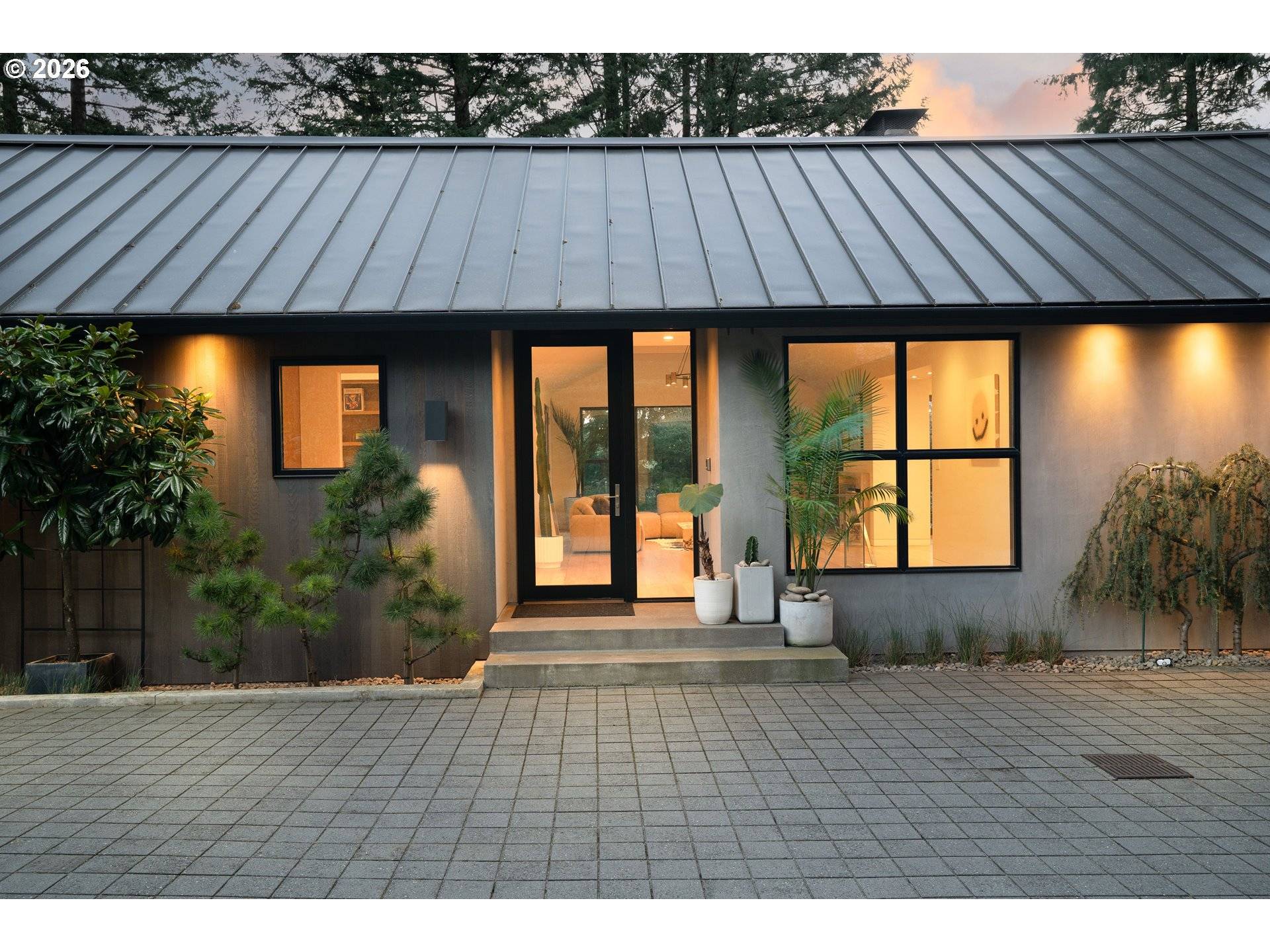 5202 SW BURTON DR, Portland, OR 97221