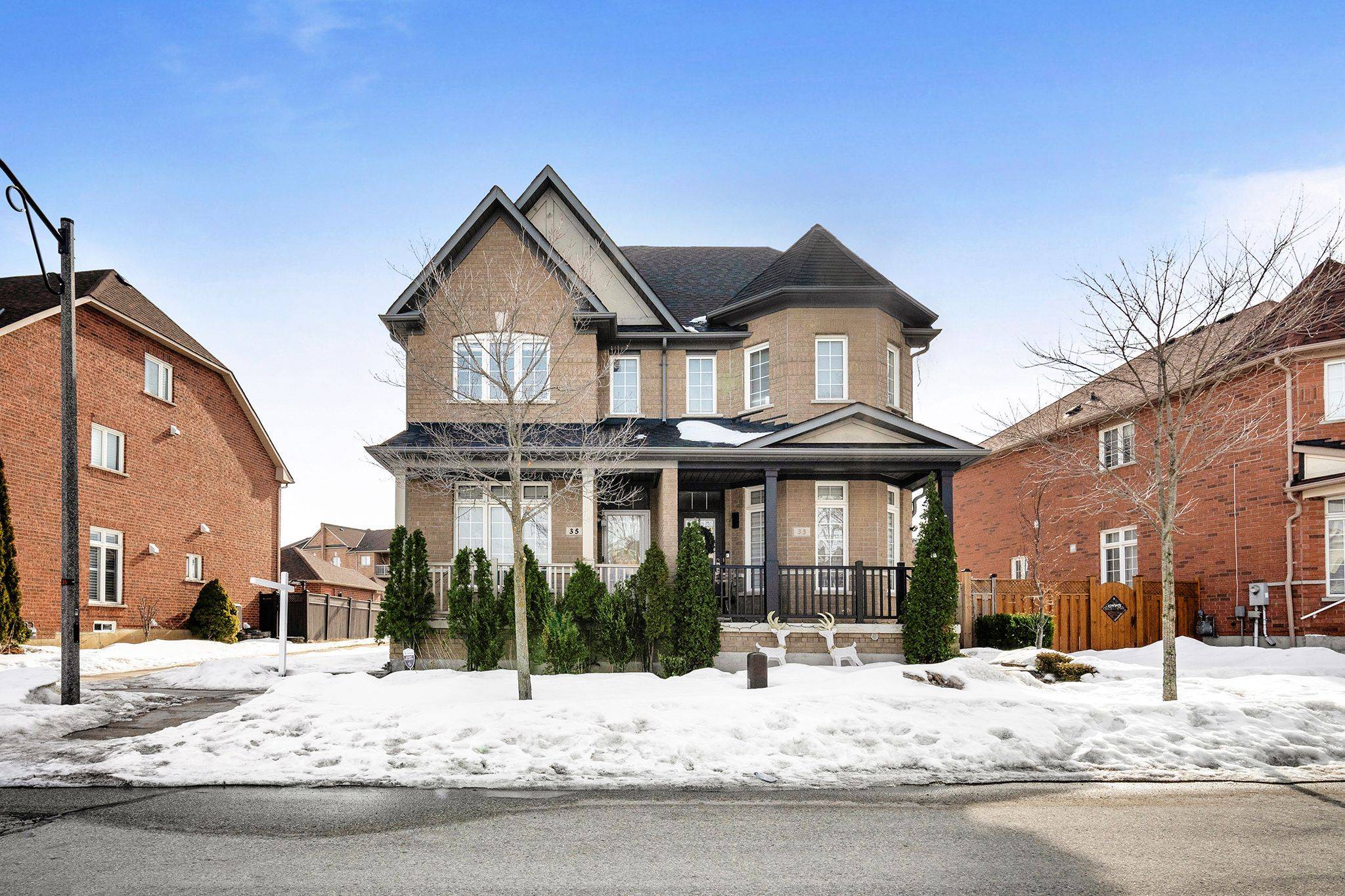 35 Rainbow Valley CRES, Markham, ON L6E 1M1
