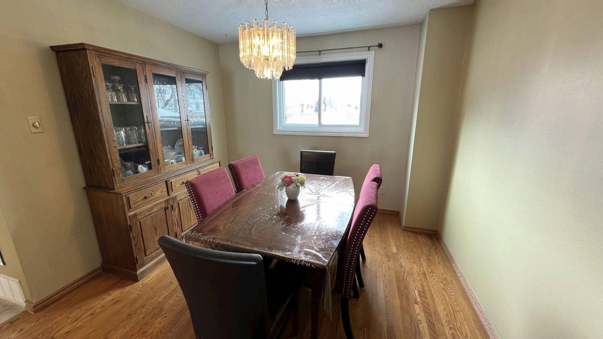 56 Fieldgate DR, Barrhaven, ON K2J 1T9