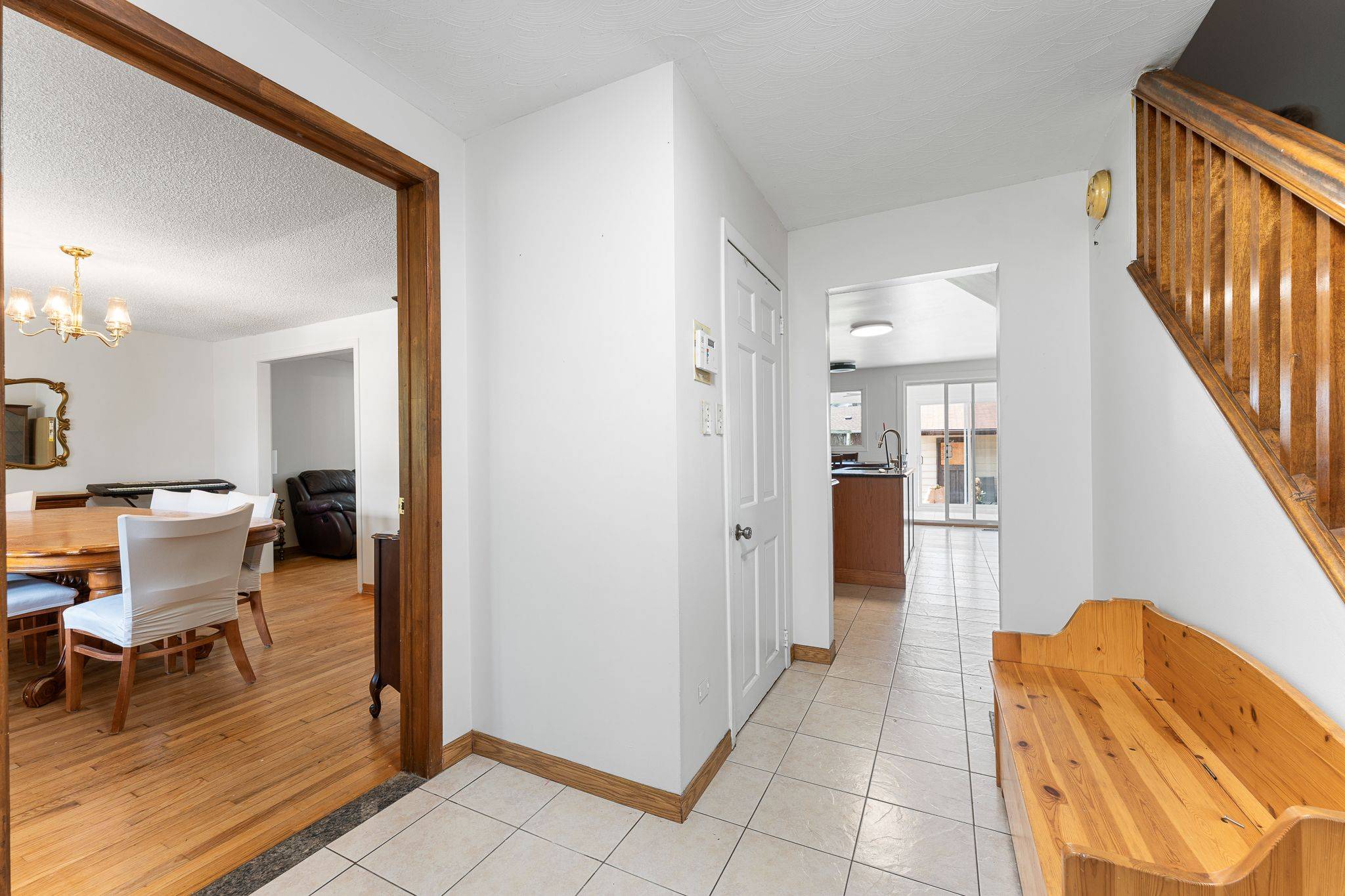 876 Pinecrest RD, Britannia Heights - Queensway Terrace N And Area, ON K2B 6B2