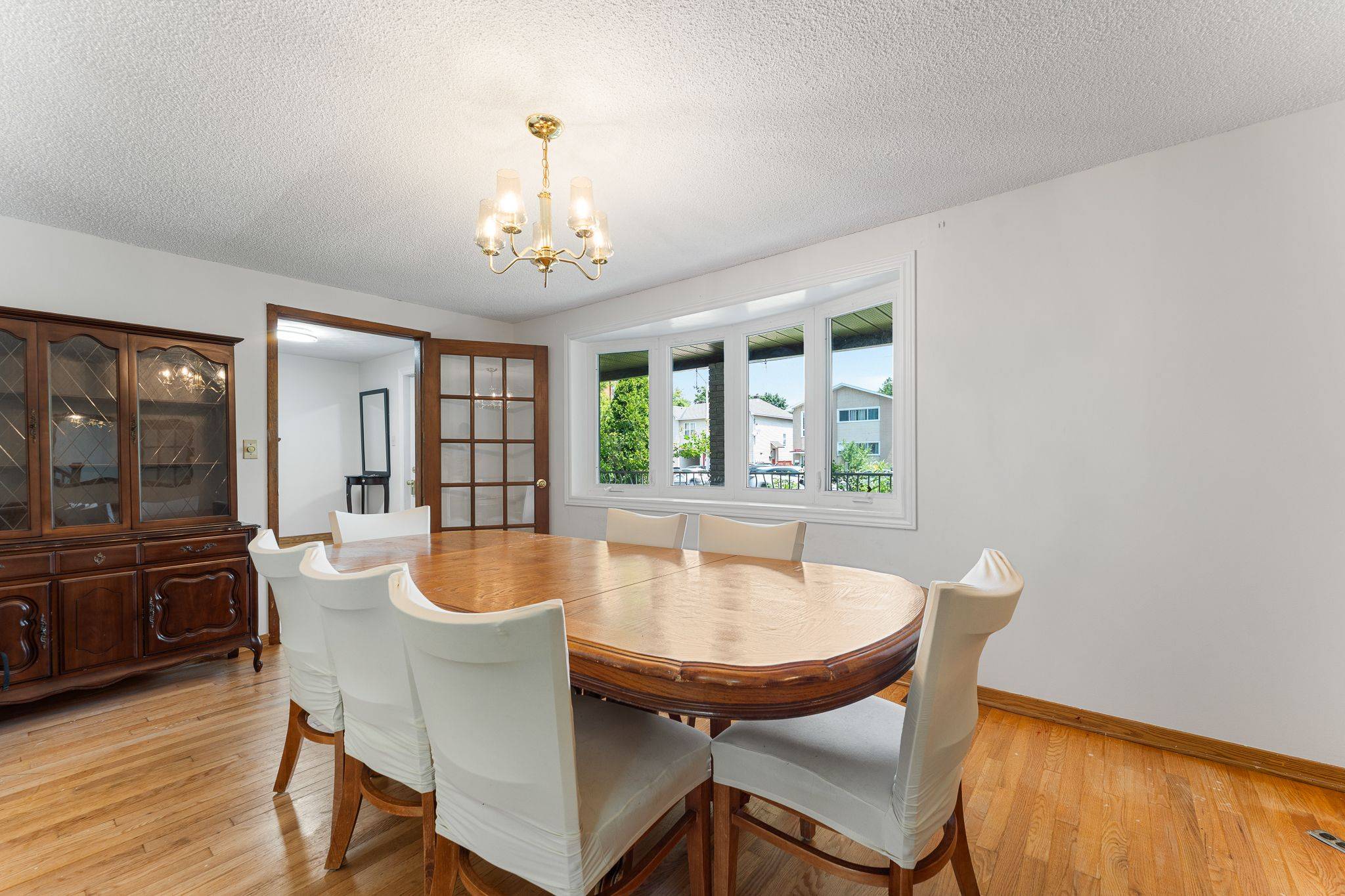 876 Pinecrest RD, Britannia Heights - Queensway Terrace N And Area, ON K2B 6B2