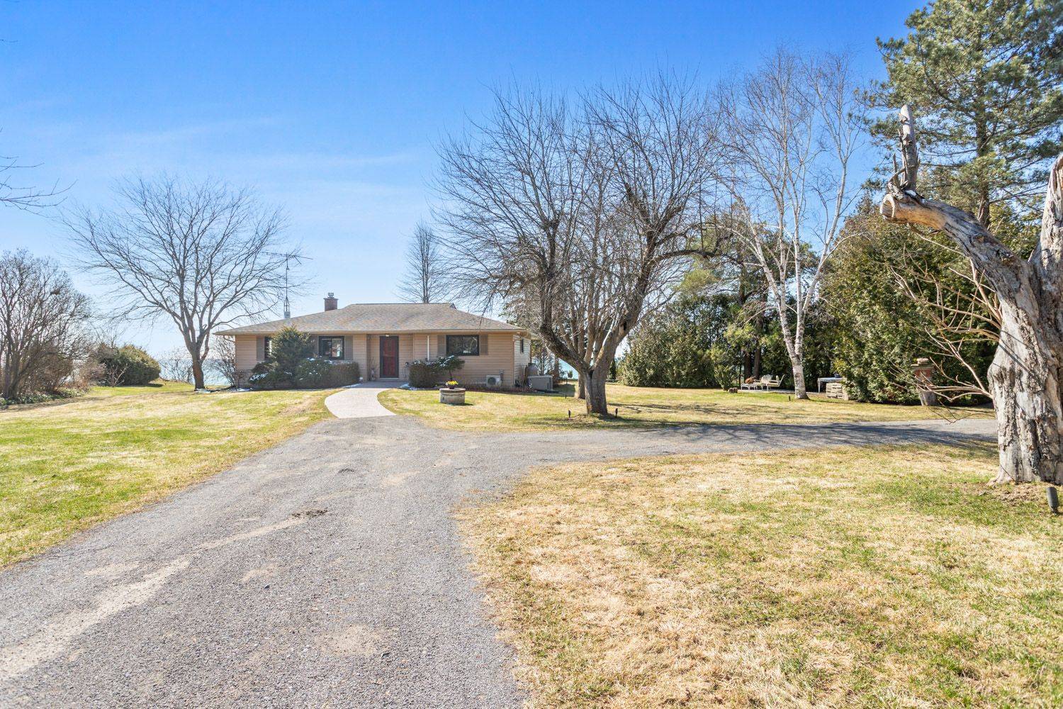 373 Victoria Beach RD, Cramahe, ON K0K 1S0