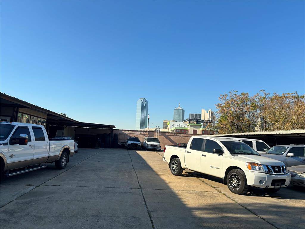 1204 Powhattan Street, Dallas, TX 75215