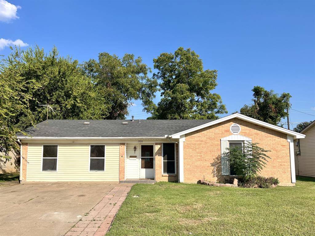 1900 Robinson Street, Irving, TX 75060
